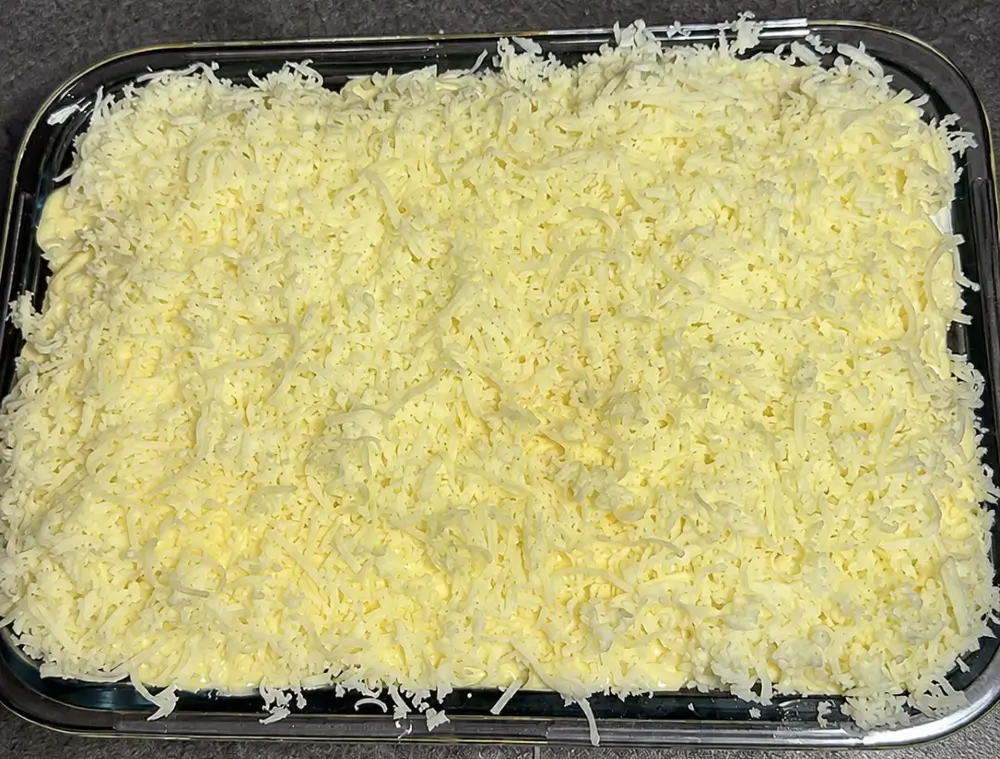 Cascaval ras pe salata de praz