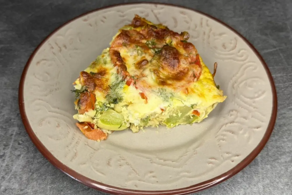 Portioneaza legumele gratinate la cuptor